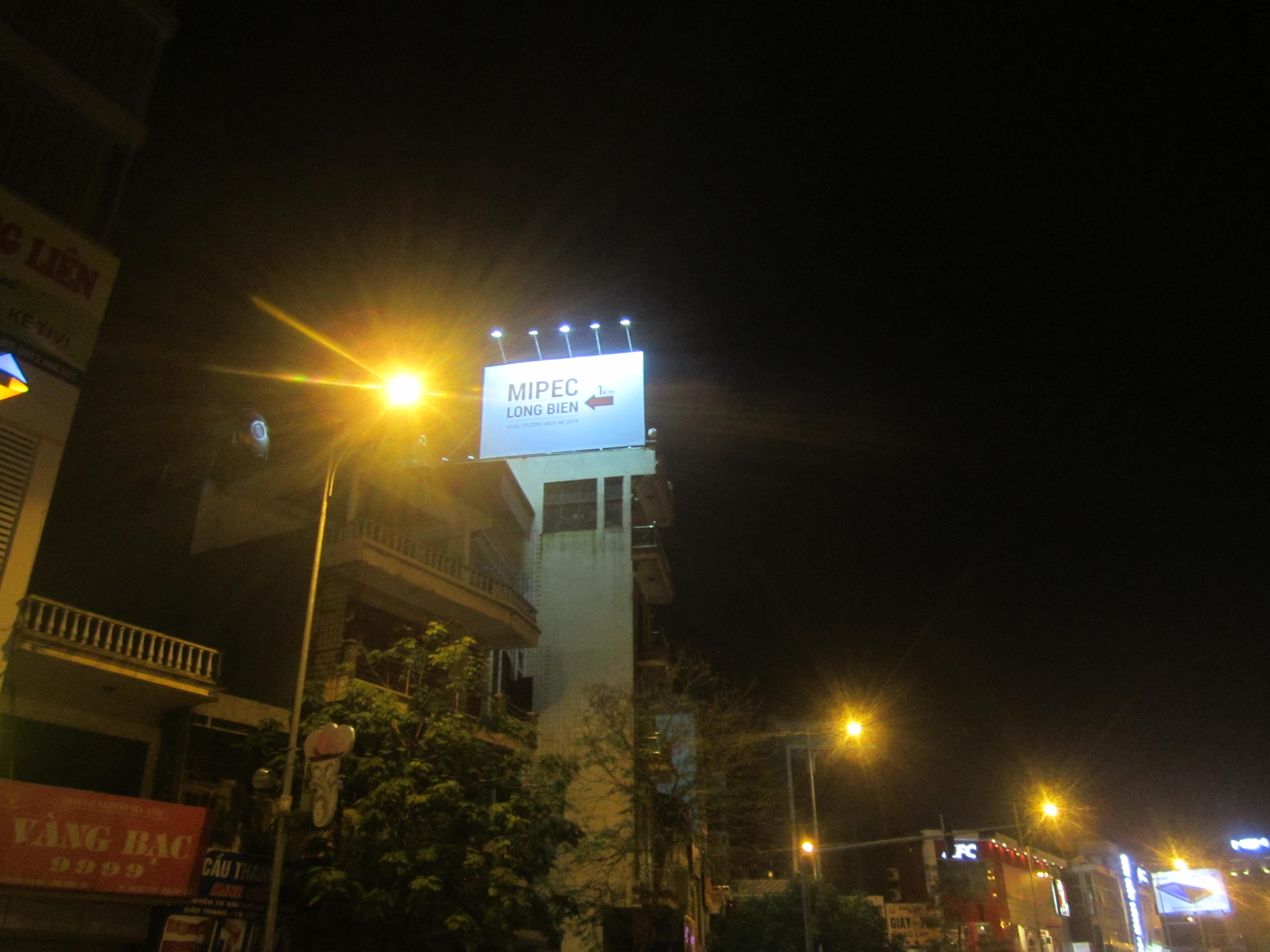 Bảng hiệu quảng cáo